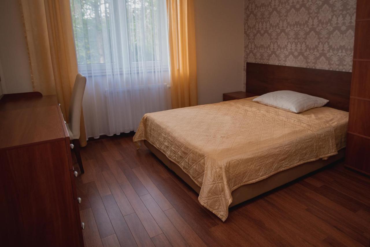 Dworek Debina - Idealny Dla Rodzin I Przyjaciol - Wspolna Sala Do Biesiadowania , Plaza Przyjazna Psom Buitenkant foto